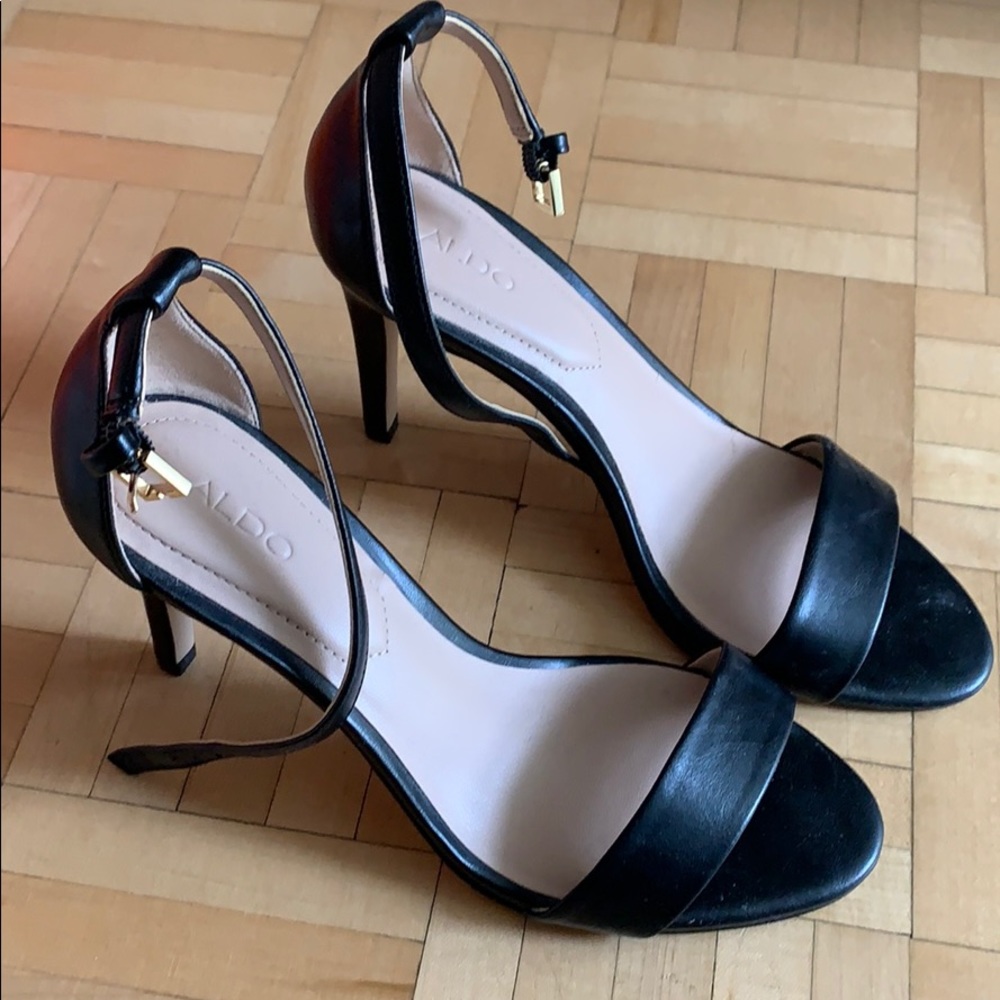 Aldo Sandals